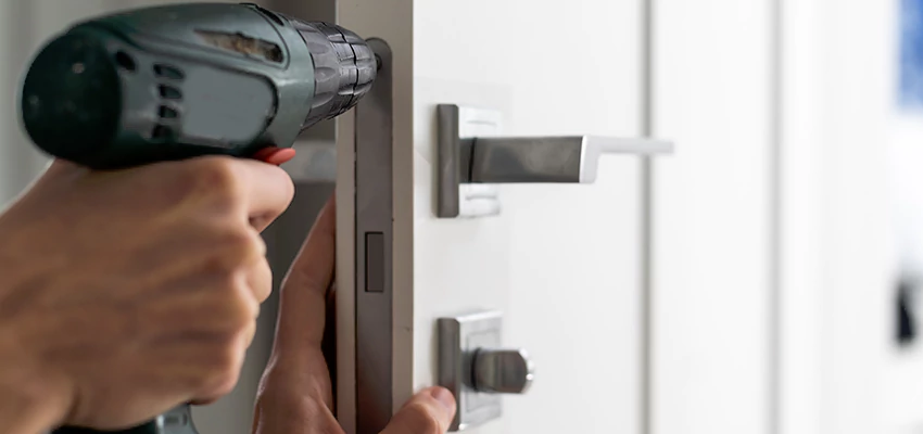 Locksmith For Lock Replacement Near Me in East Rutherford, NJ