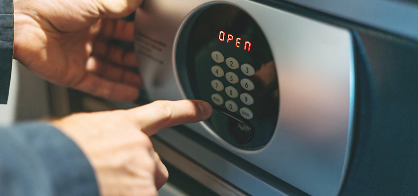 Cash Safe Openers in East Rutherford, New Jersey