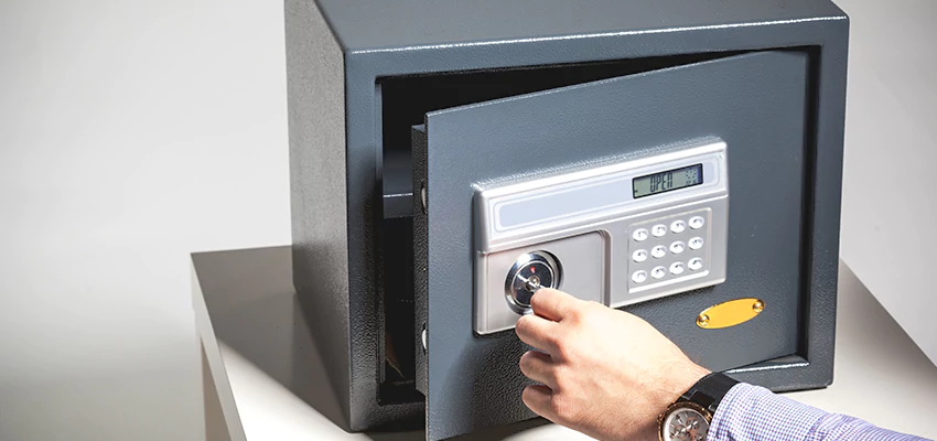 Jewelry Safe Unlocking Service in East Rutherford, New Jersey