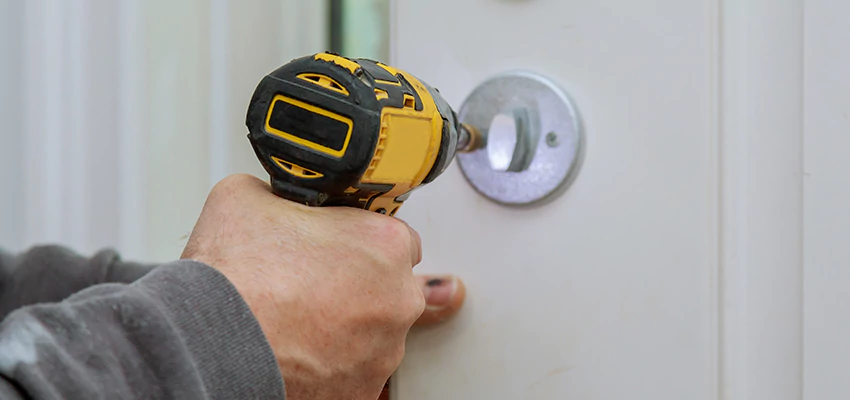 Street Locksmith For Smart Lock Repair in East Rutherford, NJ